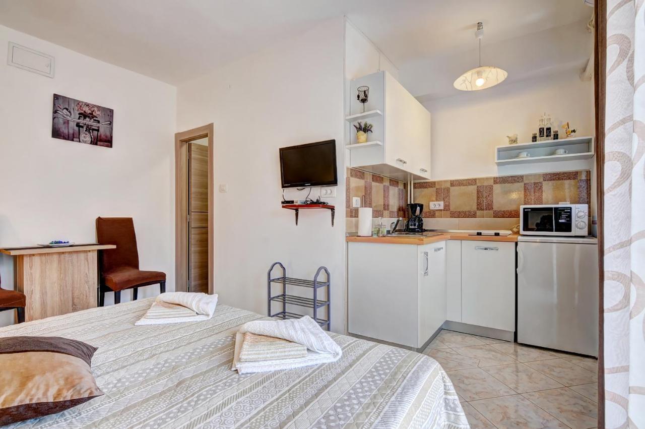 Apartments Kajfes Fazana Ngoại thất bức ảnh