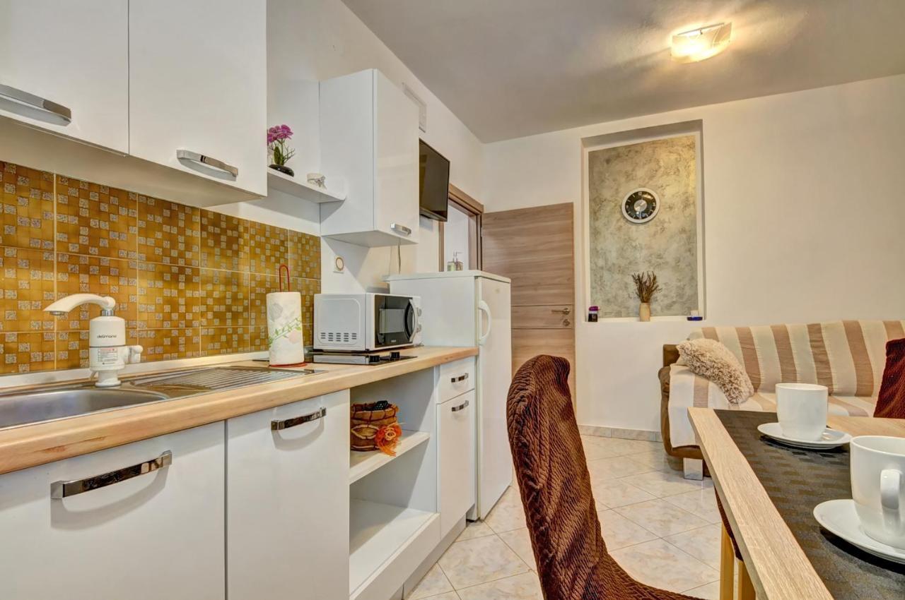 Apartments Kajfes Fazana Ngoại thất bức ảnh
